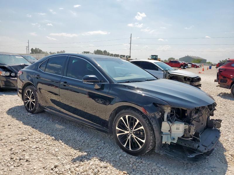 4T1B11HK2JU139473 - 2018 TOYOTA CAMRY L BLACK photo 4