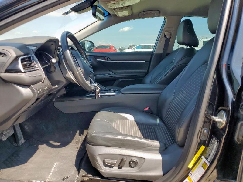 4T1B11HK2JU139473 - 2018 TOYOTA CAMRY L BLACK photo 7