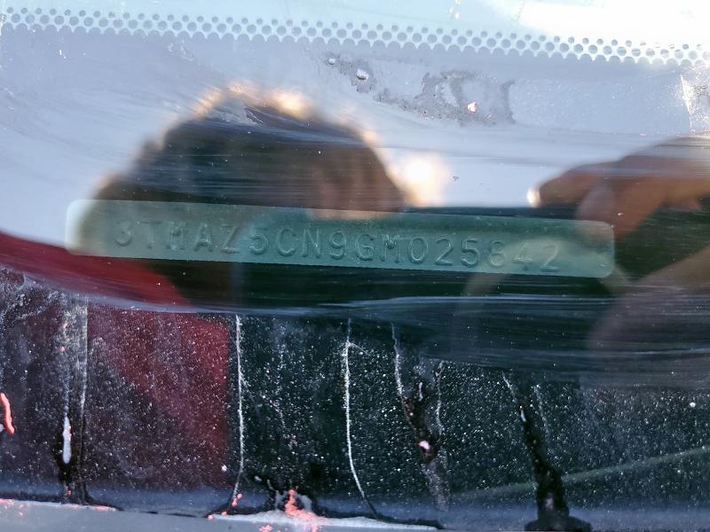 3TMAZ5CN9GM025842 - 2016 TOYOTA TACOMA DOUBLE CAB WHITE photo 12