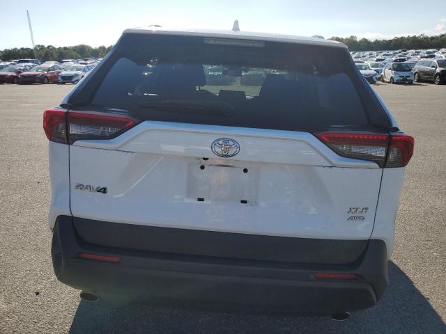2T3P1RFV7KW003835 - 2019 TOYOTA RAV4 XLE WHITE photo 6