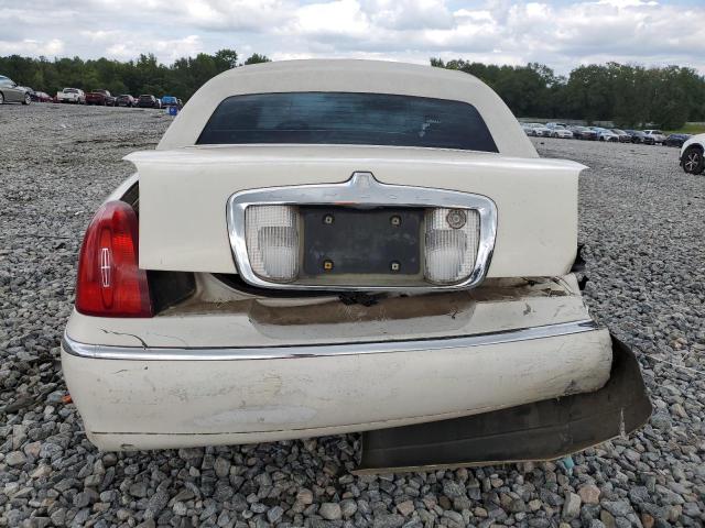 1LNHM81W9XY673756 - 1999 LINCOLN TOWN CAR EXECUTIVE WHITE photo 6