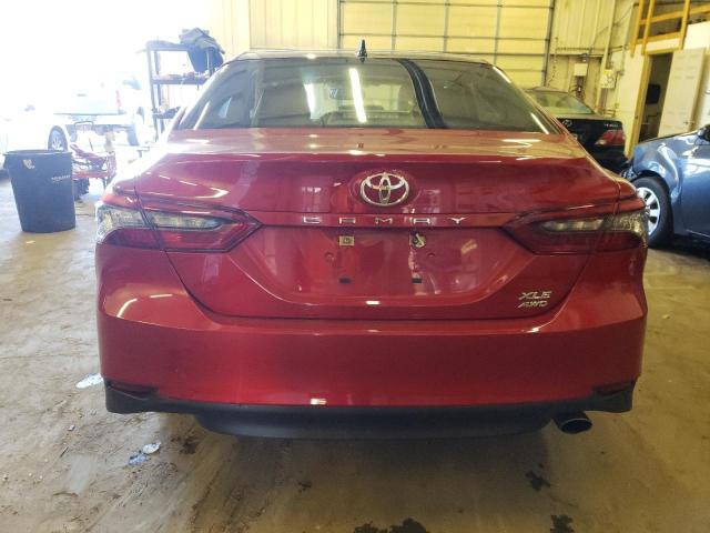 4T1F11BKXPU080417 - 2023 TOYOTA CAMRY XLE RED photo 6