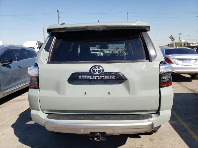 JTEPU5JR7P6100029 - 2023 TOYOTA 4RUNNER SE GRAY photo 6