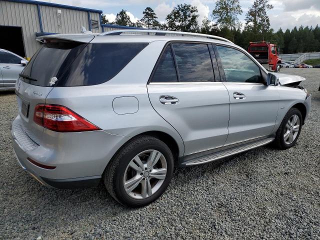 4JGDA5HBXCA040436 - 2012 MERCEDES-BENZ ML 350 4MATIC SILVER photo 3