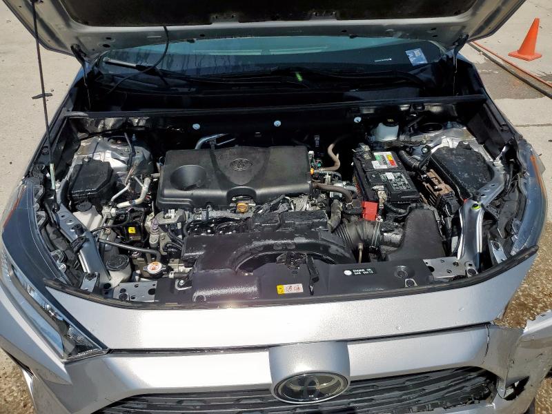 2T3W1RFV8LC058843 - 2020 TOYOTA RAV4 XLE SILVER photo 12