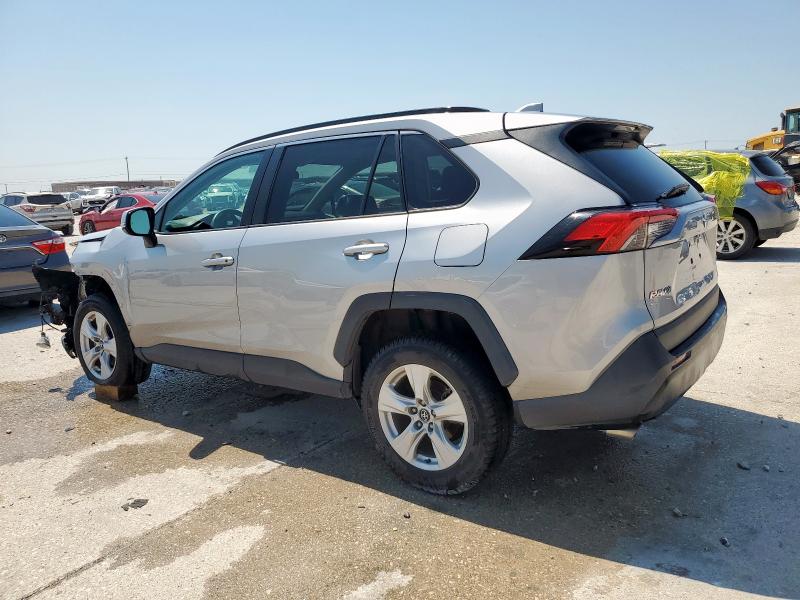 2T3W1RFV8LC058843 - 2020 TOYOTA RAV4 XLE SILVER photo 2