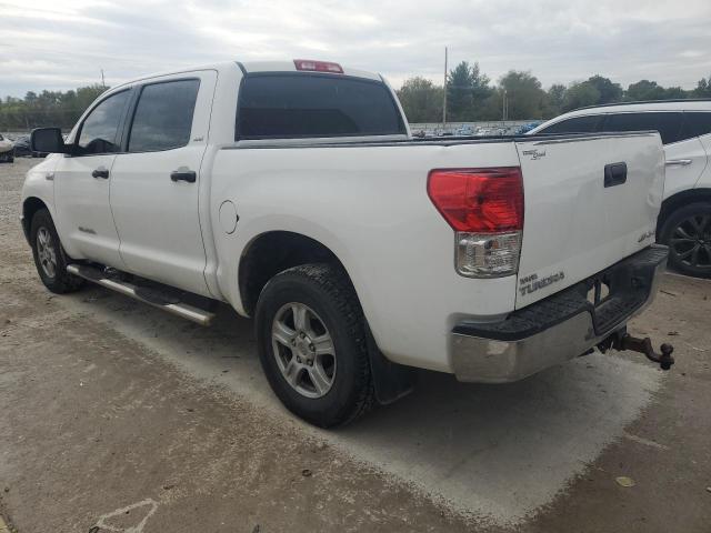 5TFDW5F17AX154016 - 2010 TOYOTA TUNDRA CREWMAX SR5 WHITE photo 2