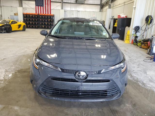 5YFB4MDE5RP194022 - 2024 TOYOTA COROLLA LE CHARCOAL photo 5