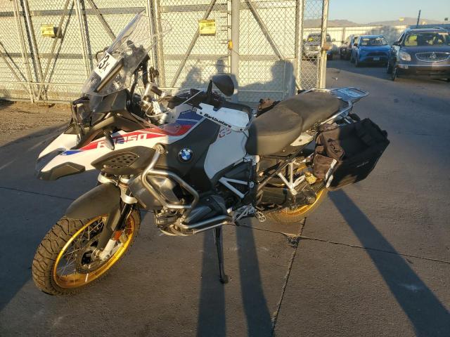 WB10M1303N6F87952 - 2022 BMW R 1250 GS ADVENTURE WHITE photo 2