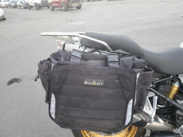 WB10M1303N6F87952 - 2022 BMW R 1250 GS ADVENTURE WHITE photo 6