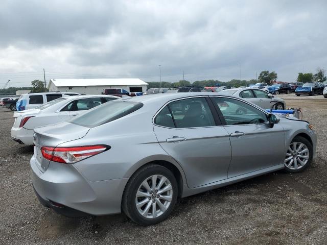 4T1B11HKXKU830171 - 2019 TOYOTA CAMRY L SILVER photo 3