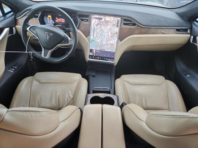 5YJSA1E13HF185557 - 2017 TESLA MODEL S Красный фото 8