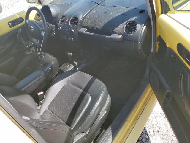 3VWPG3AG6AM009949 - 2010 VOLKSWAGEN NEW BEETLE YELLOW photo 8