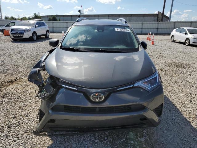 JTMBFREV1JJ737381 - 2018 TOYOTA RAV4 LE CHARCOAL photo 5