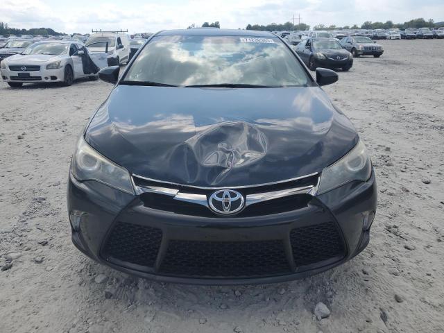 4T1BF1FK4HU316894 - 2017 TOYOTA CAMRY LE CHARCOAL photo 5