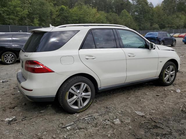 4JGDA5HB3CA039502 - 2012 MERCEDES-BENZ ML 350 4MATIC WHITE photo 3