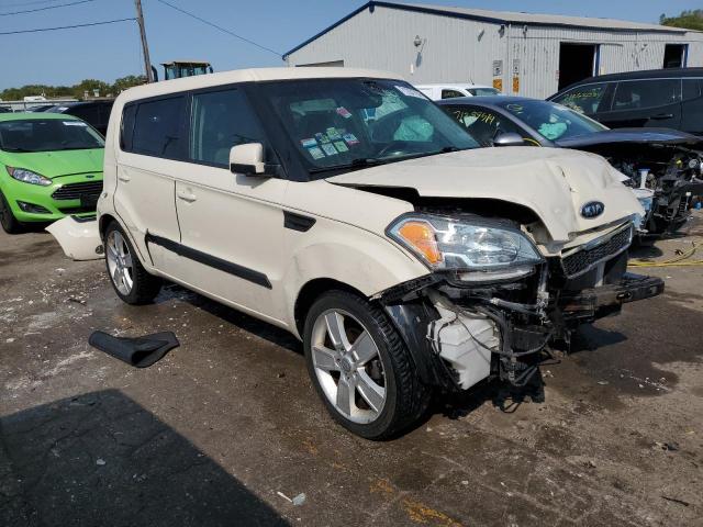 KNDJT2A20B7729228 - 2011 KIA SOUL + WHITE photo 4