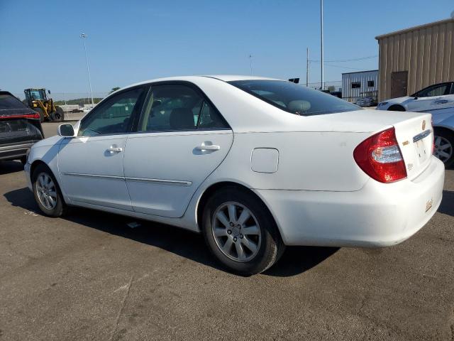 4T1BE32K62U096864 - 2002 TOYOTA CAMRY LE WHITE photo 2