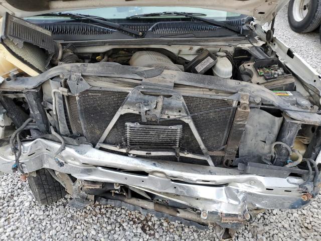 1GBJC34U14E235627 - 2004 CHEVROLET SILVERADO C3500 WHITE photo 11