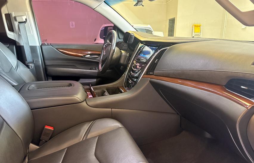 1GYS4BKJ8KR360169 - 2019 CADILLAC ESCALADE LUXURY შავი ფოტო 5