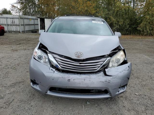 5TDKK3DC4BS011981 - 2011 TOYOTA SIENNA LE SILVER photo 5