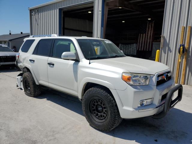 JTEBU5JR2C5088771 - 2012 TOYOTA 4RUNNER SR5 WHITE photo 4