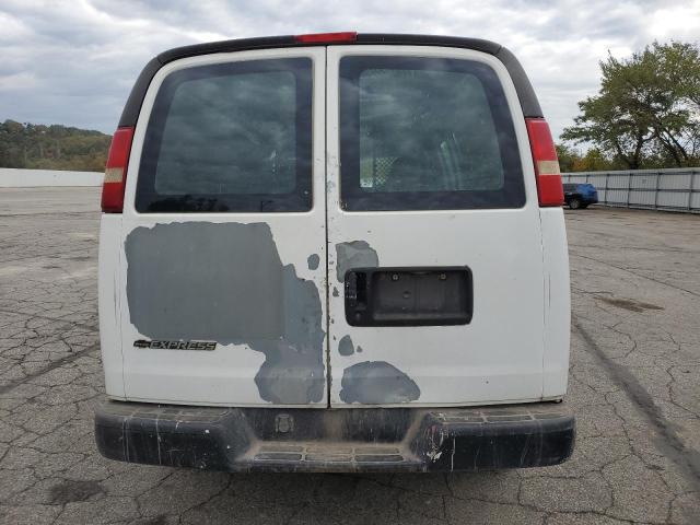 1GCGG25U671105146 - 2007 CHEVROLET EXPRESS G2 WHITE photo 6