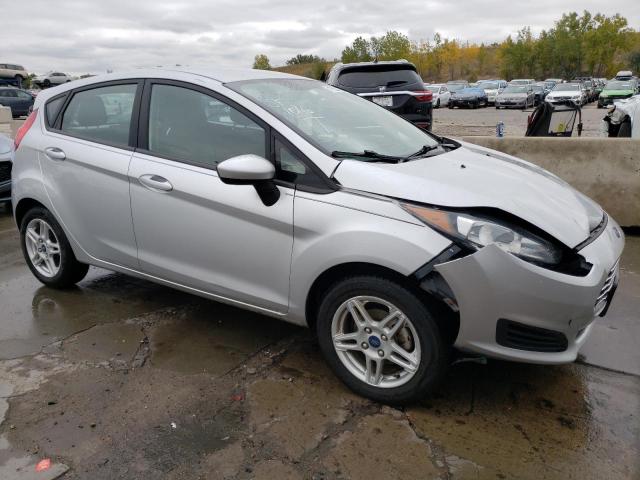 3FADP4EJ1KM122877 - 2019 FORD FIESTA SE SILVER photo 4