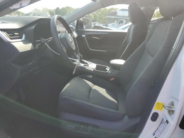 2T3P1RFV6PW338950 - 2023 TOYOTA RAV4 XLE 白色 照片 7