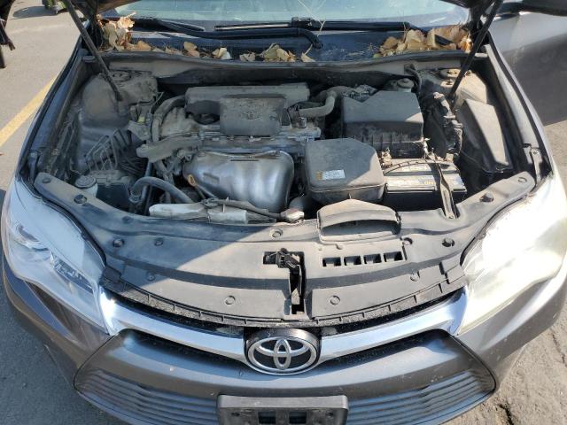 4T4BF1FK8GR572394 - 2016 TOYOTA CAMRY LE GRAY photo 11