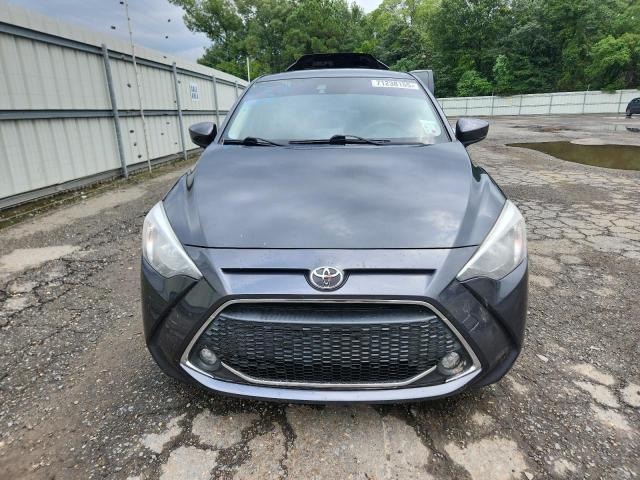 3MYDLBYV4KY502329 - 2019 TOYOTA YARIS L Szary zdjęcie 5