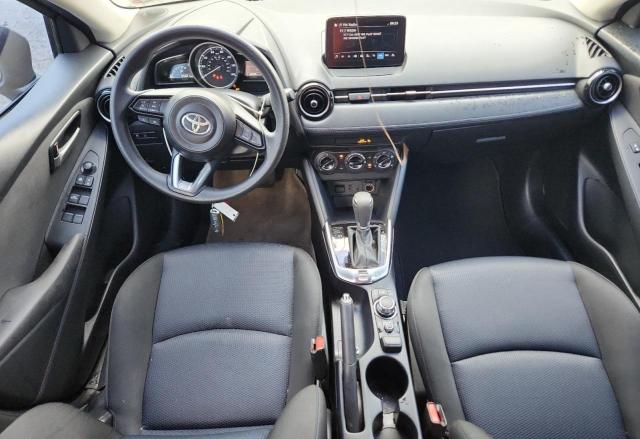 3MYDLBYV4KY502329 - 2019 TOYOTA YARIS L Szary zdjęcie 8