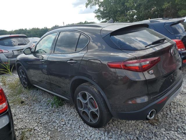 ZASFAKPN5J7B87823 - 2018 ALFA ROMEO STELVIO SPORT BROWN photo 2
