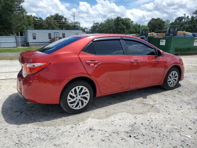 5YFBURHE3JP790029 - 2018 TOYOTA COROLLA L RED photo 3