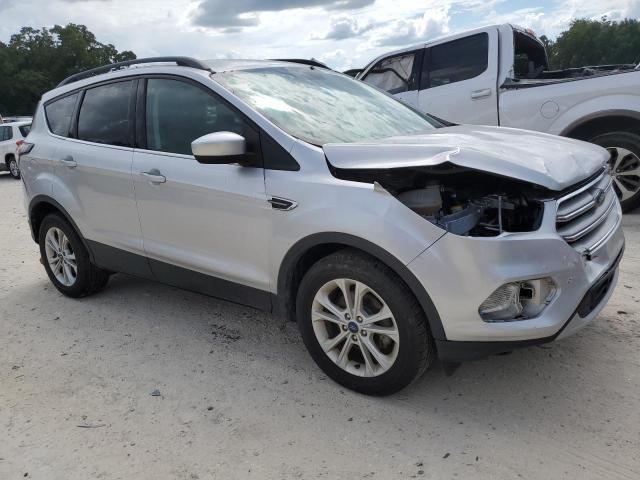 1FMCU0GD5HUD04774 - 2017 FORD ESCAPE SE SILVER photo 4