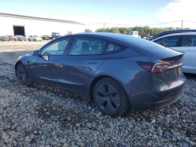 5YJ3E1EB8NF194090 - 2022 TESLA MODEL 3 Gris foto 2