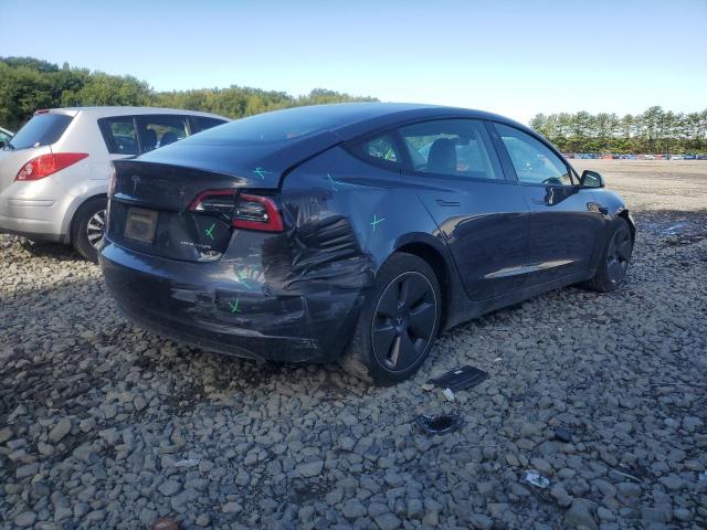 5YJ3E1EB8NF194090 - 2022 TESLA MODEL 3 Gris foto 3