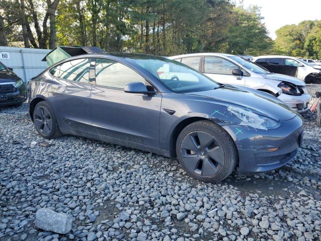 5YJ3E1EB8NF194090 - 2022 TESLA MODEL 3 Gris foto 4