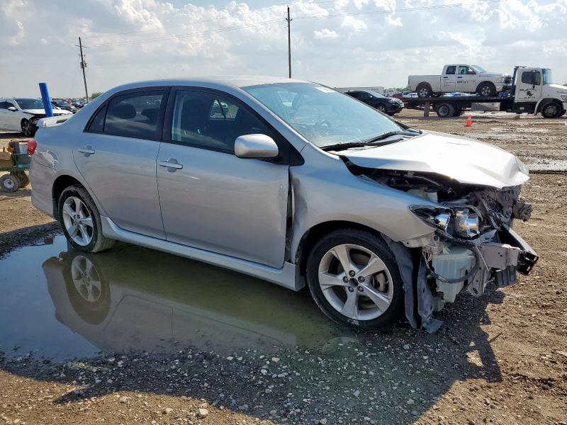 2T1BU4EE2BC638414 - 2011 TOYOTA COROLLA BASE Արծաթագույն լուսանկար 4