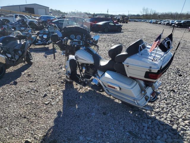 1HD1FCW186Y660199 - 2006 HARLEY-DAVIDSON FLHTCUI 白色 照片 3