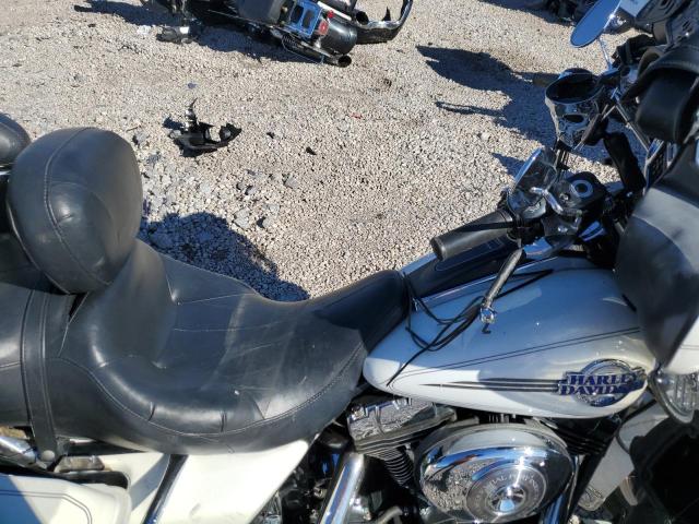 1HD1FCW186Y660199 - 2006 HARLEY-DAVIDSON FLHTCUI 白色 照片 5