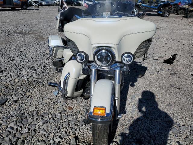 1HD1FCW186Y660199 - 2006 HARLEY-DAVIDSON FLHTCUI 白色 照片 9