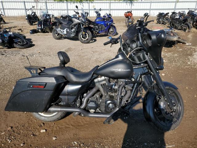 2011 HARLEY-DAVIDSON FLHX, 