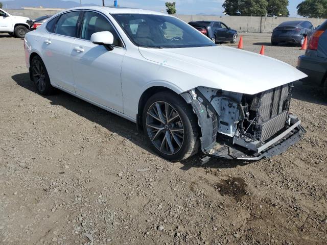 YV1102AK5H1011902 - 2017 VOLVO S90 T5 MOMENTUM WHITE photo 4