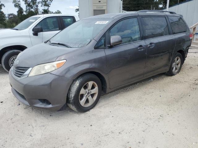 2013 TOYOTA SIENNA LE, 