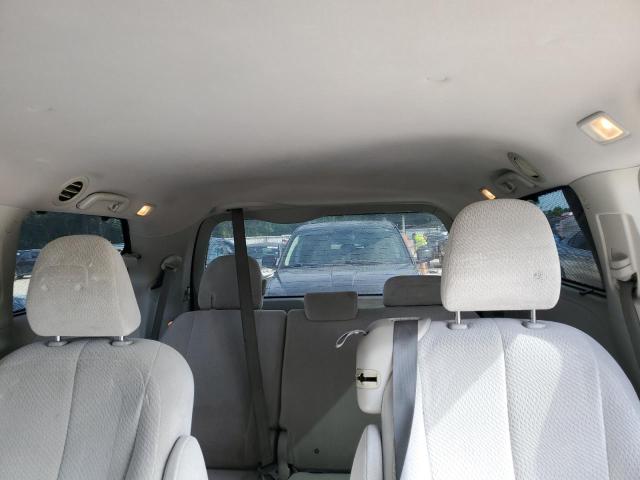 5TDKK3DC2DS318634 - 2013 TOYOTA SIENNA LE GRAY photo 10