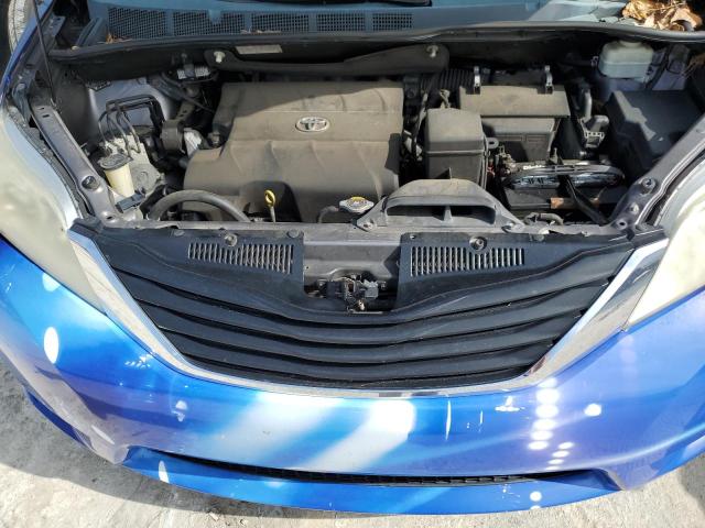 5TDKK3DC2DS318634 - 2013 TOYOTA SIENNA LE GRAY photo 12