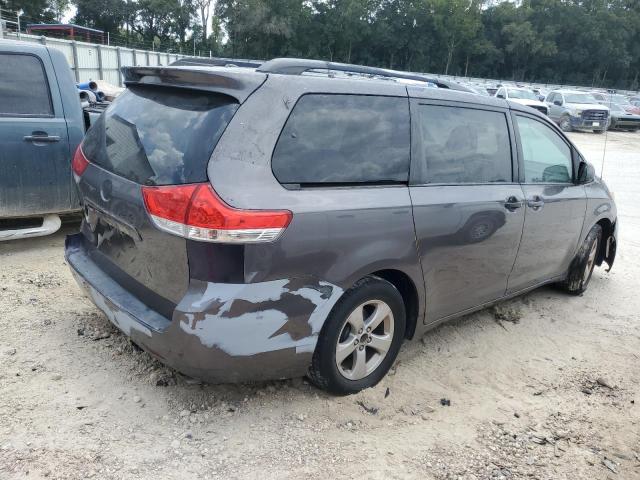 5TDKK3DC2DS318634 - 2013 TOYOTA SIENNA LE GRAY photo 3