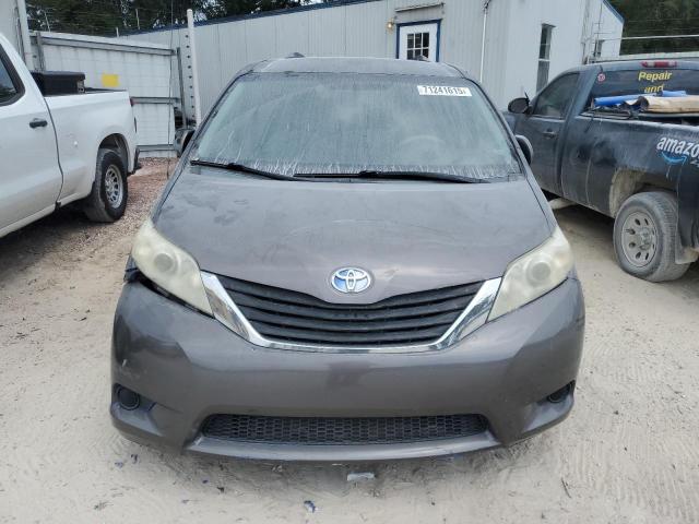 5TDKK3DC2DS318634 - 2013 TOYOTA SIENNA LE GRAY photo 5