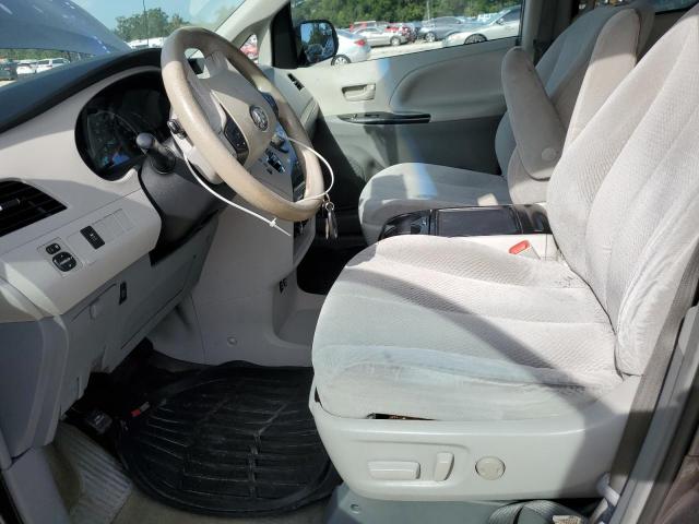 5TDKK3DC2DS318634 - 2013 TOYOTA SIENNA LE GRAY photo 7